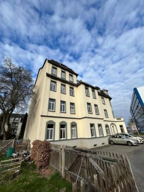 Chemnitz Teure Wohnungen Neue Einbauküche! Große 3-Zimmer mit neuem Laminat und Wannenbad in guter Lage! Wohnung mieten