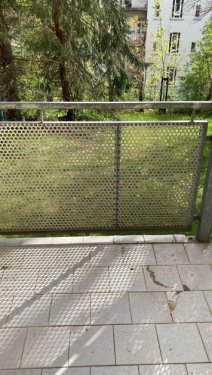 Chemnitz Terrassenwohnung Gemütliche 2-Zimmer mit Laminat, Balkon und Wannenbad in ruhiger Lage! Vormieter verkauft EBK Wohnung mieten