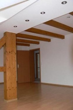 Chemnitz Immobilie kostenlos inserieren Gemütliche DG 3-Zimmer Wohnung mit Laminat und Wannenbad in guter Lage Wohnung mieten