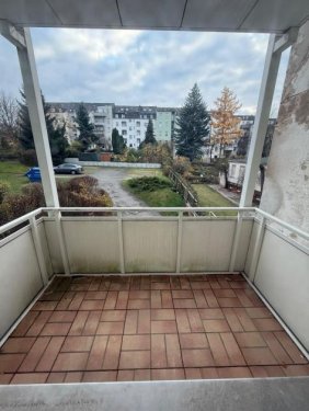 Chemnitz Immo Gemütliche 1-Zimmer mit Balkon, Laminat und Wannenbad in ruhiger Lage Wohnung mieten