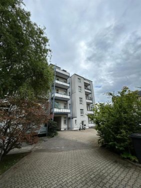 Chemnitz Große 2-Zi. mit sonnigem Balkon, Laminat, Dusche, SP und EBK in ruhiger Lage! Wohnung mieten
