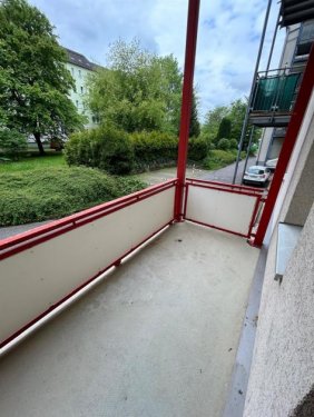 Chemnitz Großzügige 2-Zimmer mit Laminat, Wanne, Balkon und Riesenküche in ruhiger Lage! Wohnung mieten
