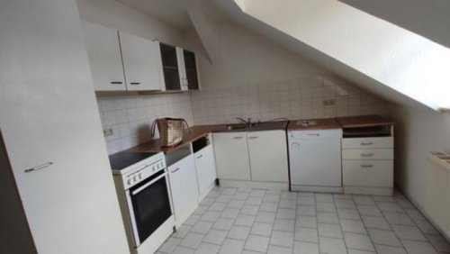 Chemnitz Immo Großzügige DG 3-Zimmer mit Einbauküche, Wannenbad und Parkett in zentraler Lage! Wohnung mieten