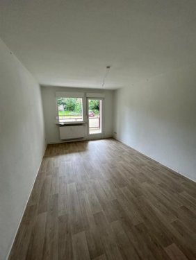 Chemnitz Terrassenwohnung Günstige 3-Zimmer mit Balkon, Wanne und Laminat in ruhiger Lage! Wohnung mieten