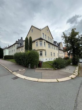 Chemnitz Terrassenwohnung Gemütliche 3-Zimmer mit Laminat, Balkon und Wannenbad in ruhiger Lage Wohnung mieten