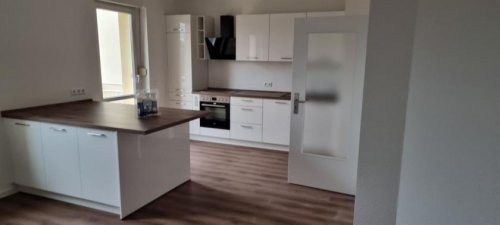 Chemnitz 5-Zimmer Wohnung Große 5-Zimmer mit Doppelgarage, Garten, 2xBlk., 2xBad, EBK und Lam. in guter Lage! Wohnung mieten