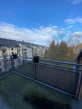 Chemnitz Wohnungen Großzügige DG 2-Zimmer mit Laminat, Balkon und Wannenbad in guter Lage Wohnung mieten