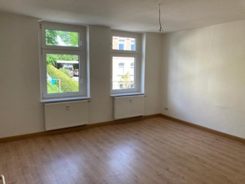 Wittgensdorf Immo *** Großzügige 2-Zimmer mit Laminat und Wanne in guter Lage!!! *** Wohnung mieten