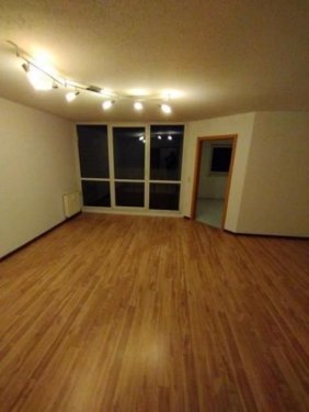Burkhardtsdorf Immobilien Großzügige DG 2-Zimmer mit Aufzug und Dachterrasse in ruhiger Lage! Wohnung mieten