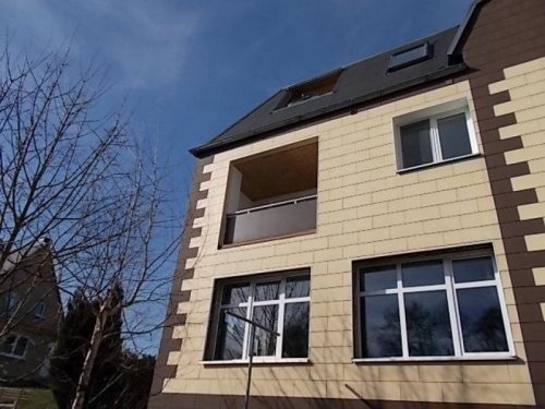 Taura Terrassenwohnung Große DG 2-Zimmer mit Balkon, Laminat, 2x Abstellraum und Wanne in idyllischer Lage! Wohnung mieten