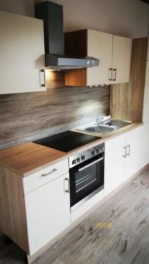 Niederwiesa Immo * Kompakte 3-Zimmer mit Laminat, EBK und Wanne in guter Lage! * Wohnung mieten