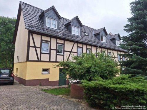 Hirschfeld (Landkreis Mittelsachsen) Wohnungen im Erdgeschoss 2-Zimmer-Wohnung mit Einbauküche in ruhige Wohnlage in einem Dreiseitenhof in Hirschfeld (Reinsberg) Wohnung mieten