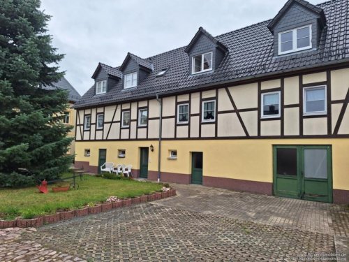 Hirschfeld (Landkreis Mittelsachsen) 1-Zimmer Wohnung Wohnen im Dreiseitenhof: 2-Zimmer-Wohnung mit Einbauküche, ruhige Wohnlage in Hirschfeld (Reinsberg) Wohnung mieten