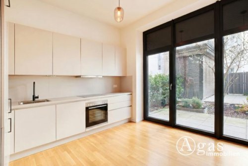 Berlin 5-Zimmer Wohnung Luxuriöses Townhouse mit 5 Zimmern, Privatgarage und Dachterrasse im Herzen von Berlin-Mitte! Wohnung mieten