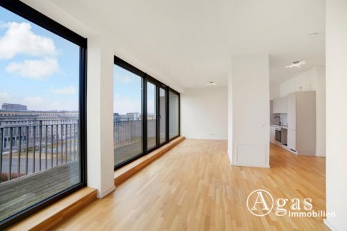 Berlin Teure Wohnungen Offen geschnittene 2 Zimmer Dachgeschosswohnung mit ca. 77m², EBK und Riesen-Balkon in Berlin-Mitte Wohnung mieten