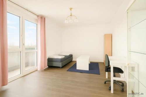 Berlin Mietwohnungen Möblierte 3-Zimmer-Wohnung mit Loggia – ideal für eine Wohngemeinschaft Wohnung mieten