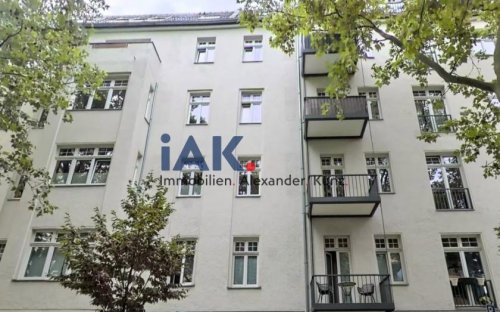 Berlin Wohnung Altbau Altbauwohnung mit Erker, Dielenboden & offener Wohnküche in Moabit - 1. OG, Badewanne, Einbauküche Wohnung mieten