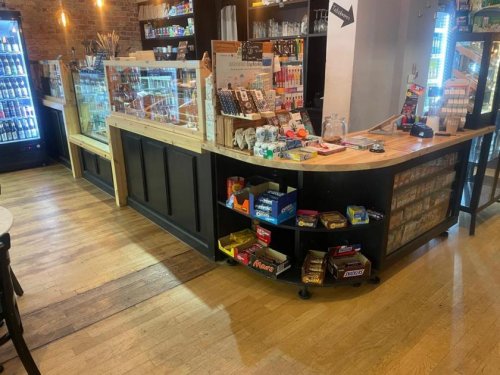 Berlin Immobilien Kleines Café mit Kiosk in 1A Lage in Kreuzberg Gewerbe mieten