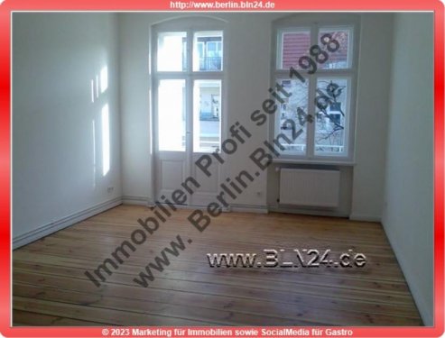 Berlin Immo Bezug nach Vollsanierung - ruhiger Seitenflügel mit Süd Balkon Wohnung mieten
