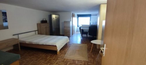 Brück Inserate von Wohnungen Teilmöbliertes Zimmer mit Küche und DU-WC Wohnung mieten