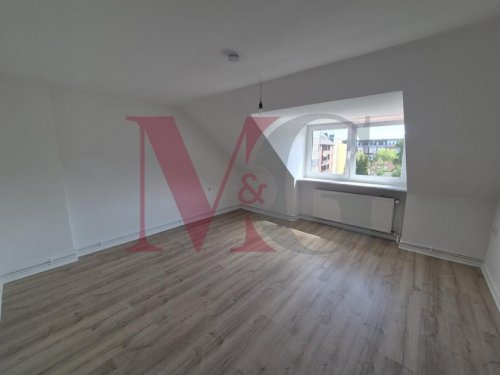 Wilhelmshaven Immobilien Zentrale 2,5 Zimmer Dachgeschosswohnung Wohnung mieten