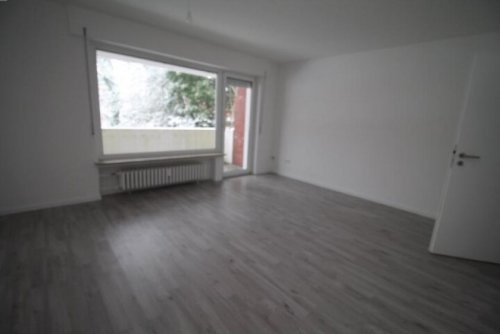 Emden Emden - Barenburg: Moderne 4-Zimmer-Wohnung im Erdgeschoss mit Balkon! Wohnung mieten
