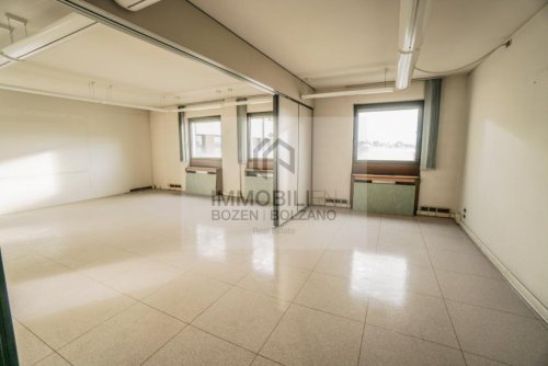 Bozen Immobilien Großes Büro in toller Lage in Gries zu vermieten Gewerbe mieten