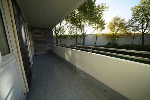 Ratingen Terrassenwohnung Ratingen-Mitte: Großzügige 3-Zimmer-Wohnung mit Balkon und guter ÖPNV-Anbindung Wohnung mieten