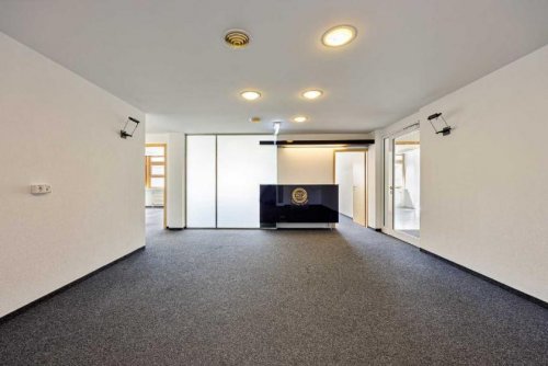 Ratingen Immobilienportal Helle Büroflächen mit optionaler Lagerfläche und in Ratingen-West Gewerbe mieten