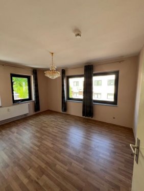 Duisburg Günstige Wohnungen 3-Zimmer Wohnung im 2. OG eines MFH in zentraler Lage von Meiderich Wohnung mieten