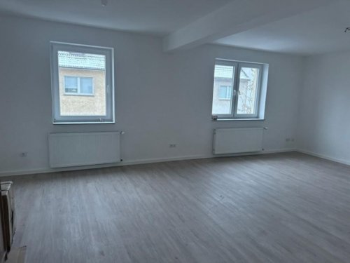 Duisburg Etagenwohnung Biete eine ca. 115 m2 große Wg. zur Miete an
Die Wohnung wurde Kernsaniert:KONTAKT 01784790824 Danke Wohnung mieten
