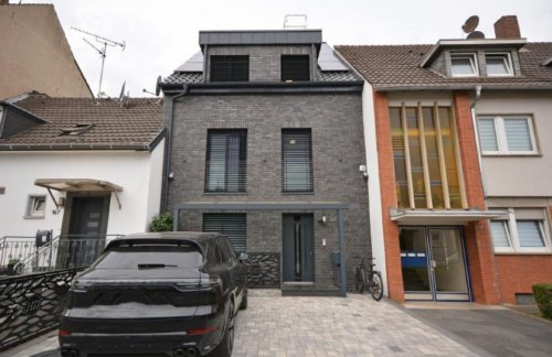 Brühl Wohnungen im Erdgeschoss Moderne, luxeriöse 4-Zimmer-Maisonette-Wohnung für den gehobenen Anspruch! Wohnung mieten