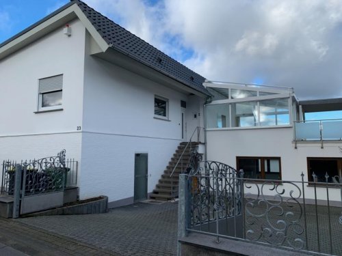 Königswinter Wohnungen im Erdgeschoss KÖNIGSWINTER ITTENBACH, tolle 4 Zimmer-Wohnung mit ca. 145 m² WNfl. und Dachterrasse, EBK, 2 Stellpl Wohnung mieten