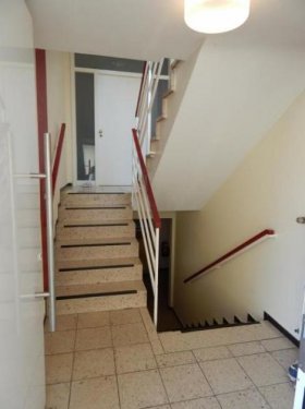Trier Etagenwohnung Frisch renovierte 3-Zimmer-Wohnung mit Balkon, Loggia & saniertem Bad im gepflegten Zweifamilienhaus Wohnung mieten