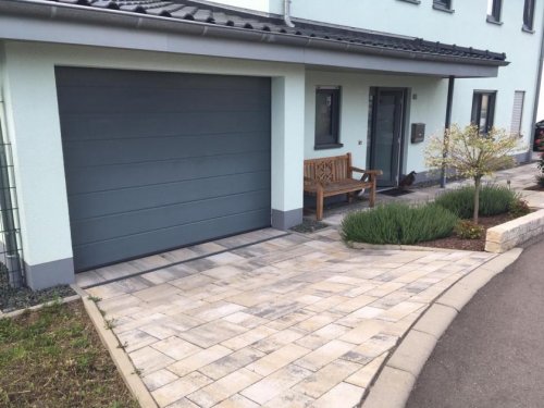 Pluwig Immobilien schöne, neuwertige 3 Zimmer Küche, Bad, Garage große Terrasse, mit großem Garten Wohnung mieten