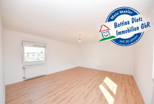 Hasselroth Immobilien DIETZ: TOP TOP moderne 4-Zi. Wohnung - 1. Obergeschoss im 2-Familienhaus! 1/2 Garage + 2 PKW-Außenplätze Wohnung mieten