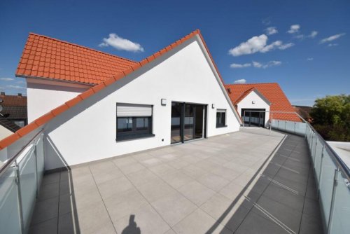 Elsenfeld Immobilien DIETZ: 4-Zimmer-Wohnung mit EINBAUKÜCHE - Wohnung mit Penthauscharakter im Energiesparhaus! Wohnung mieten