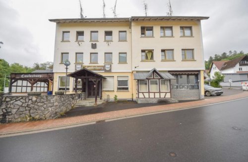 Sailauf Gewerbe Immobilien DIETZ: Ladengeschäft - Verkaufsfläche im Erdgeschoss von 197,50m² zentral gelegen in Sailauf Gewerbe mieten