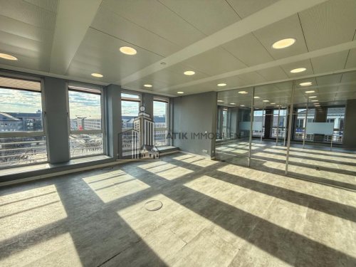 Darmstadt Gewerbe ATIK: Moderne, klimatisierte Bürofläche im obersten Stockwerk direkt am Luisenplatz - provisionsfrei Gewerbe mieten