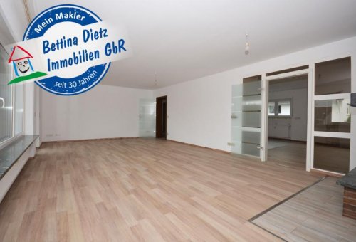 Dieburg Mietwohnungen DIETZ: Modernisierte 4,5 Zimmer-Wohnung mit Balkon, Garage und eigenem Garten - Direkter Zugang! Wohnung mieten