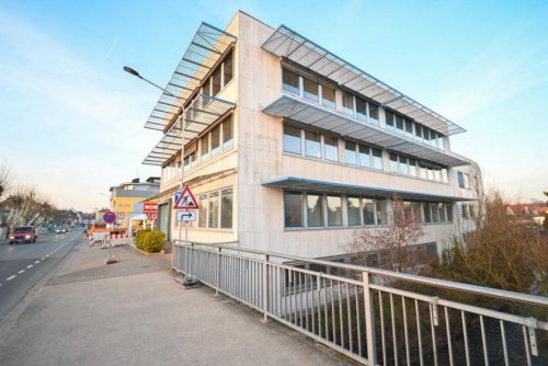 Babenhausen Gewerbe DIETZ! Büro-, Praxis oder sonstige Gewerberäume - zentrale Lage von Babenhausen! Fitnessstudio im EG Gewerbe mieten