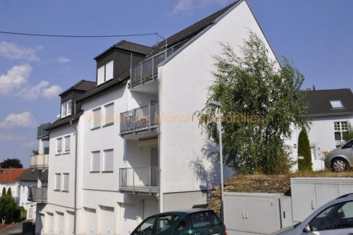Hünstetten Provisionsfreie Immobilien Moderne 3-Zimmer-Dachgeschosswohnung mit Einbauküche + Garage in Kernlage von Görsroth! Wohnung mieten