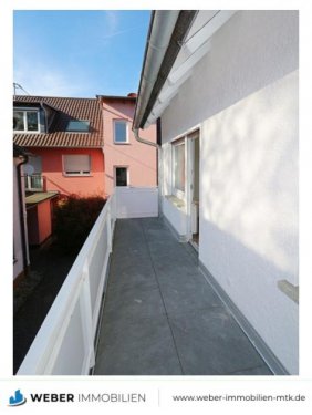 Frankfurt am Main Studenten Wohnung Frisch sanierte 2,5 ZKB mit Balkon und Tageslichtbad in Nähe der Sindlinger Altstadt Wohnung mieten
