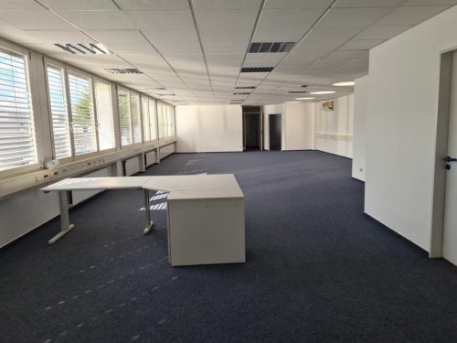 Saarbrücken Immo Attraktives, renoviertes Büro im Gewerbegebiet (Klimaanlage) Gewerbe mieten