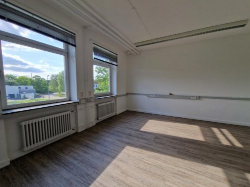Bexbach Immobilien Inserate Ruhige, helle sehr ordentliche Büroflächen (1.OG, links) Gewerbe mieten