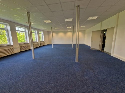 Bexbach Gewerbe Ruhige, helle, sehr ordentliche Büroflächen, großer Schulungsraum (2.OG, links) Gewerbe mieten