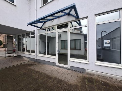 Merzig Gewerbe Nette kleine Büro-/Praxisfläche im Zentrum von Merzig - Parkplätze vor dem Gebäude Gewerbe mieten