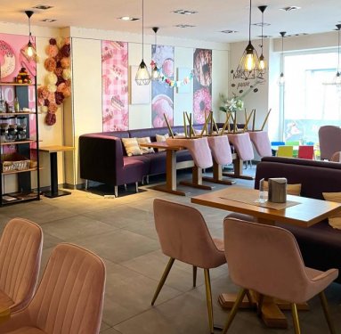 Rastatt Gewerbe Immobilien Innenstadtlage: Voll ausgestattetes Café in gut frequentierter Lage Gewerbe mieten