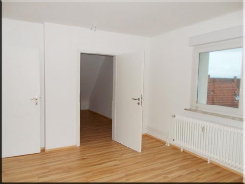 Durmersheim Große helle 3 Zimmer Whg auf 90qmt mit EBK nur noch Möbel Einstellen ! Wohnung mieten