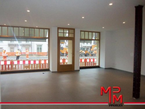 Baden-Baden Top Lage! Großes Ladengeschäft in Historischen Gebäude auf ca 65qm Gewerbe mieten